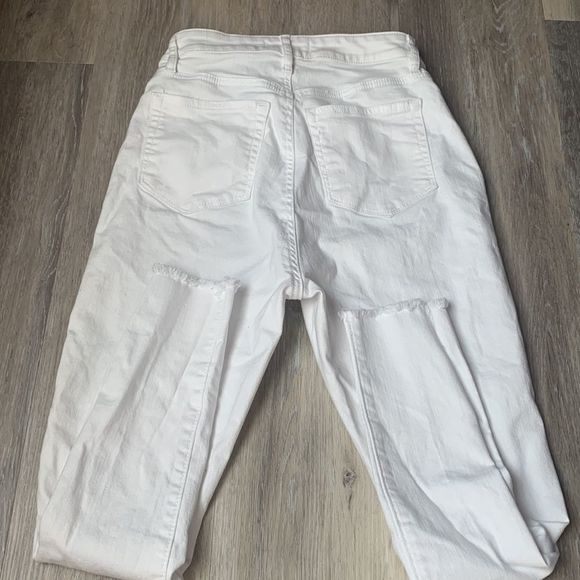Loft petite Curvy Frayed Skinny Jeans In White - Picture 11 of 12